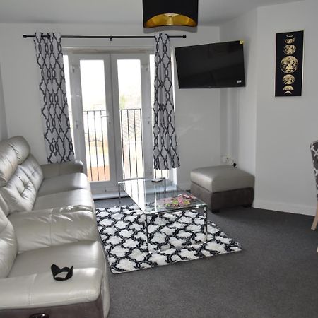Spacious 1 Bedroom Apartment In Wigan Shevington Eksteriør bilde