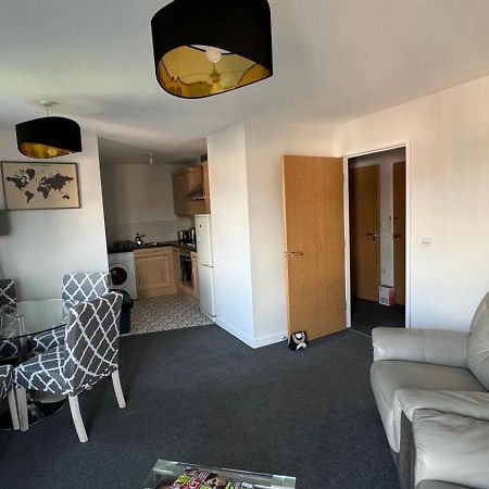 Spacious 1 Bedroom Apartment In Wigan Shevington Eksteriør bilde