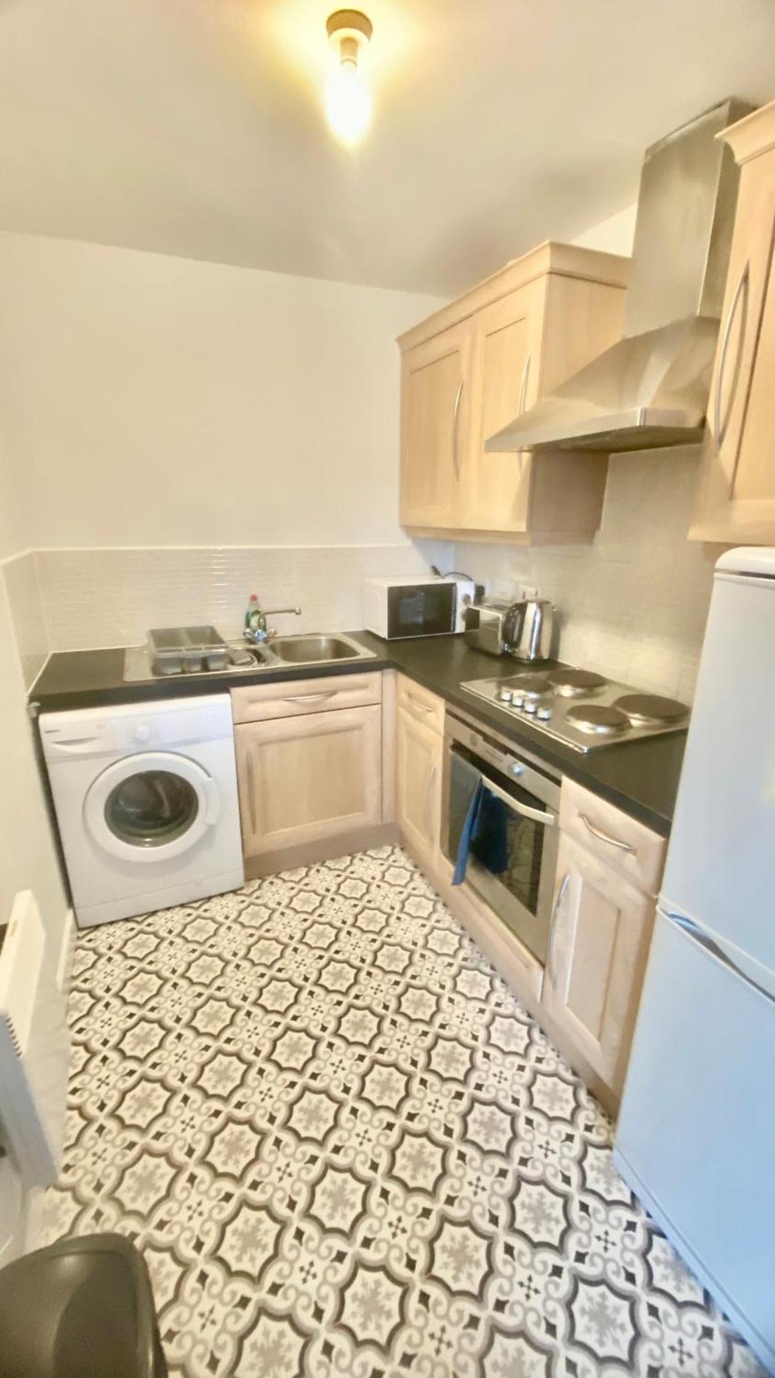 Spacious 1 Bedroom Apartment In Wigan Shevington Eksteriør bilde