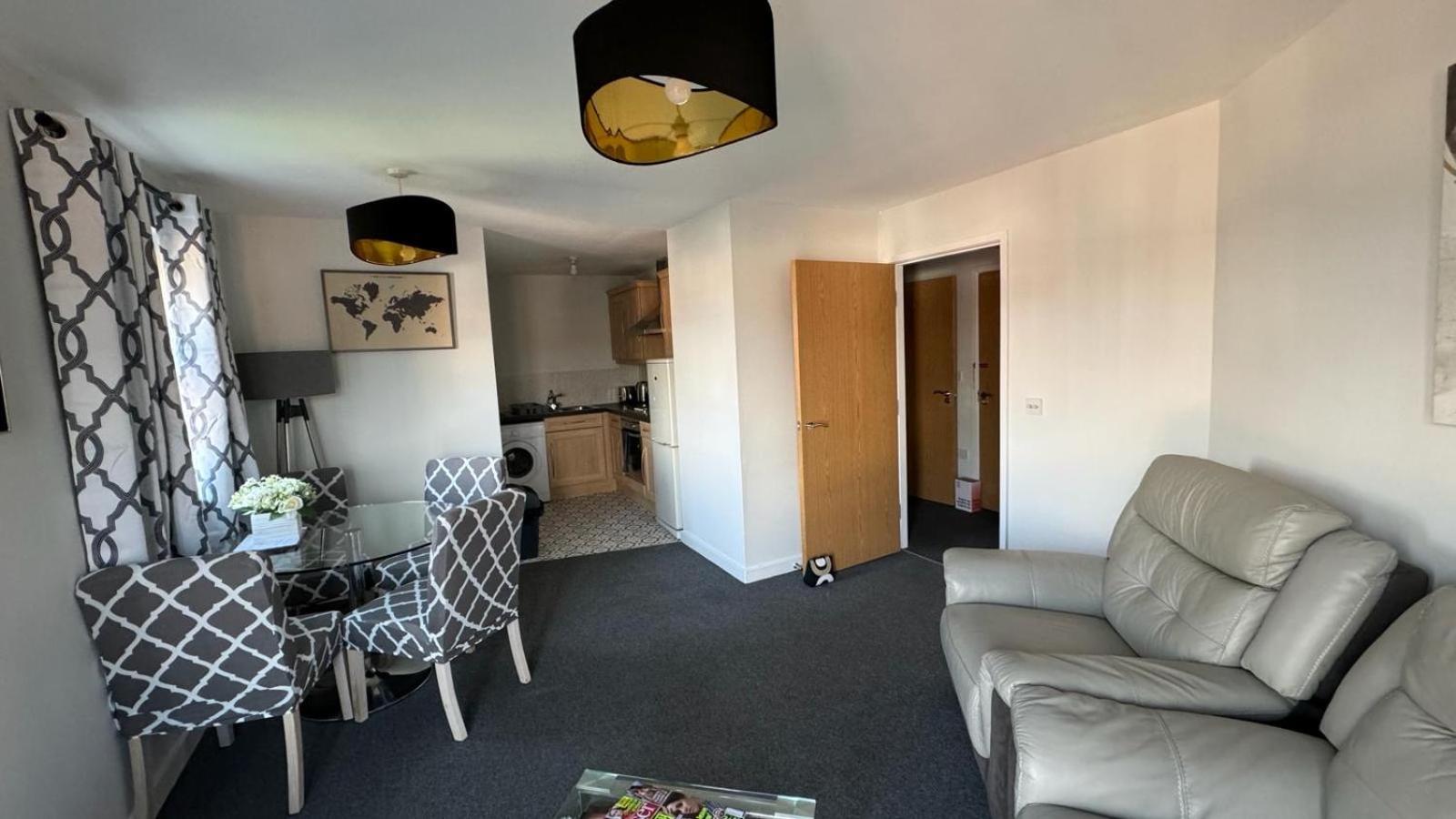 Spacious 1 Bedroom Apartment In Wigan Shevington Eksteriør bilde